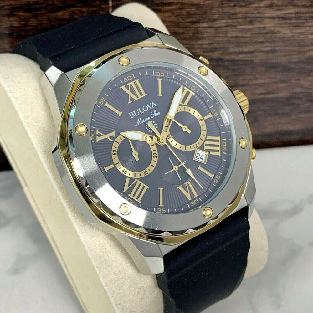 Detalle de los subdiales y calendario del Reloj Bulova Marine Star 98B277