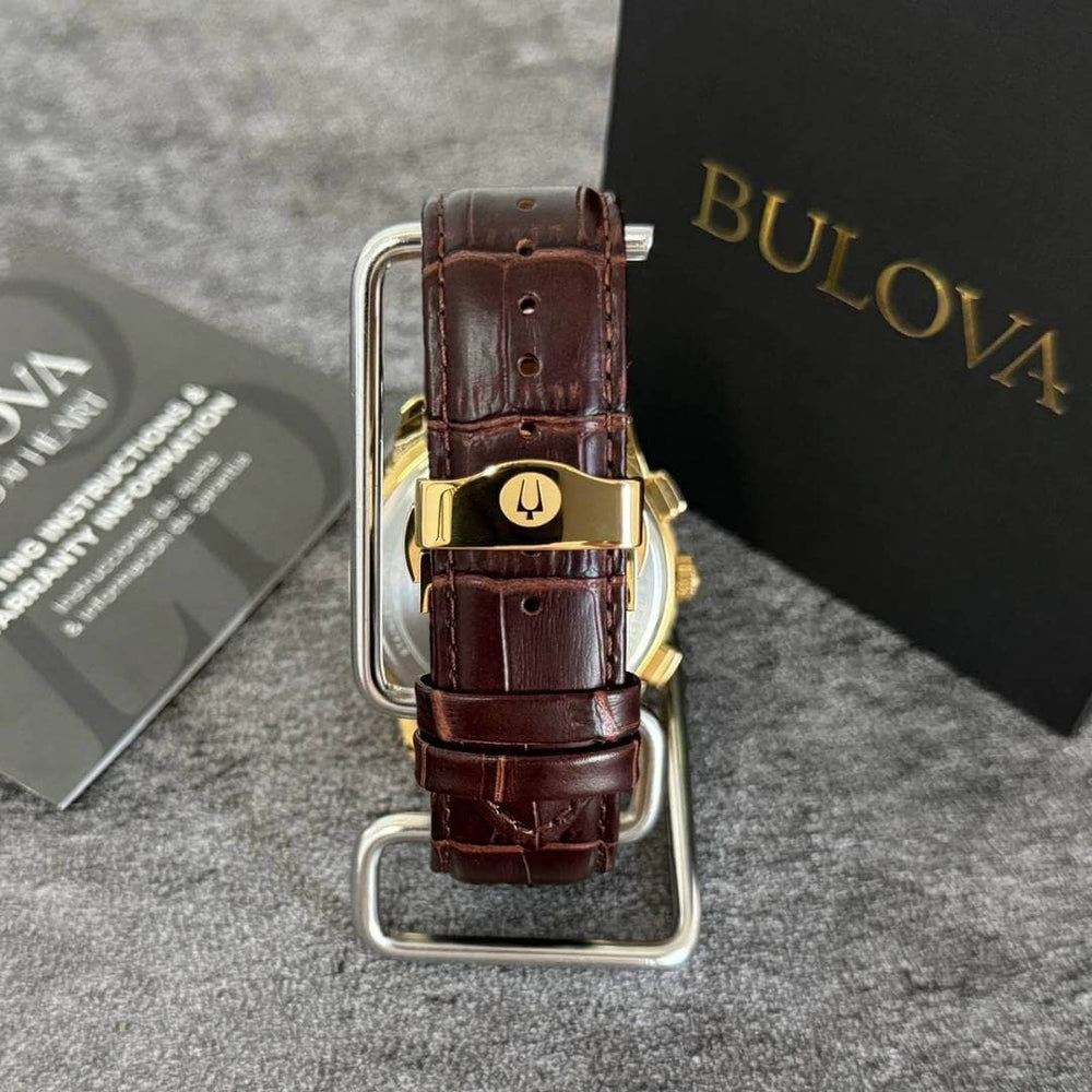 Reloj Bulova Wilton 97B169 para hombre con elegante correa de cuero, cristal de zafiro y movimiento automático de alta precisión.