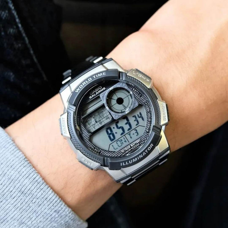 Casio AE-1000WD-1AV reloj digital deportivo para hombre con hora mundial.