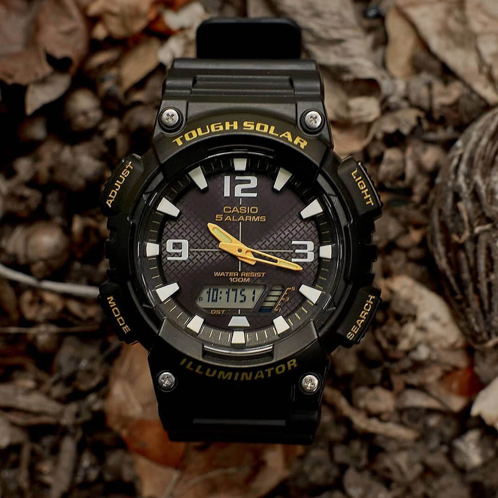 Detalle de la pantalla analógico-digital del Reloj Casio AQ-S810W-1A3V
