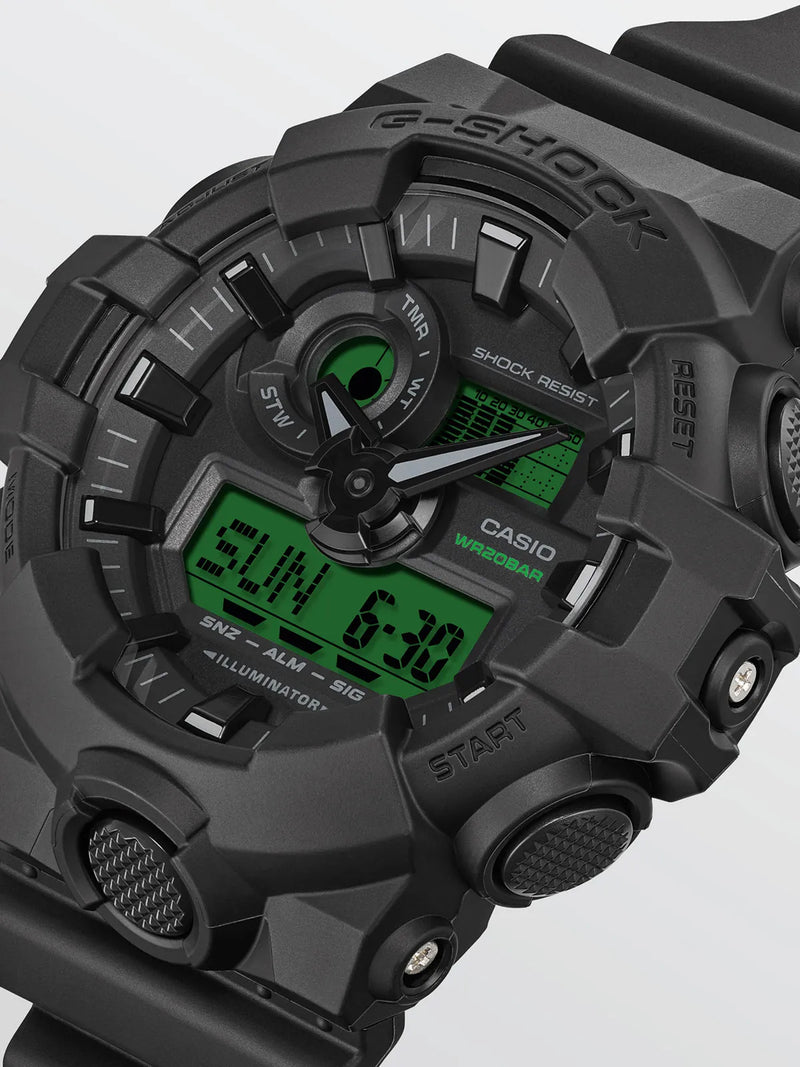 Casio G-Shock GA-700BEG-1A analógico digital resistente a impactos.