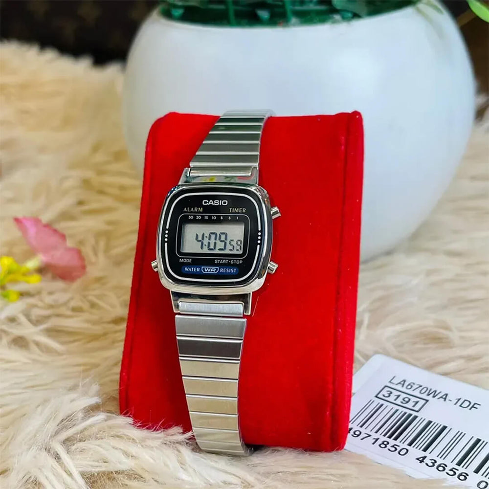 Reloj Casio LA670WA-1DF Mujer Digital Acero Plateado | CAS-M-104