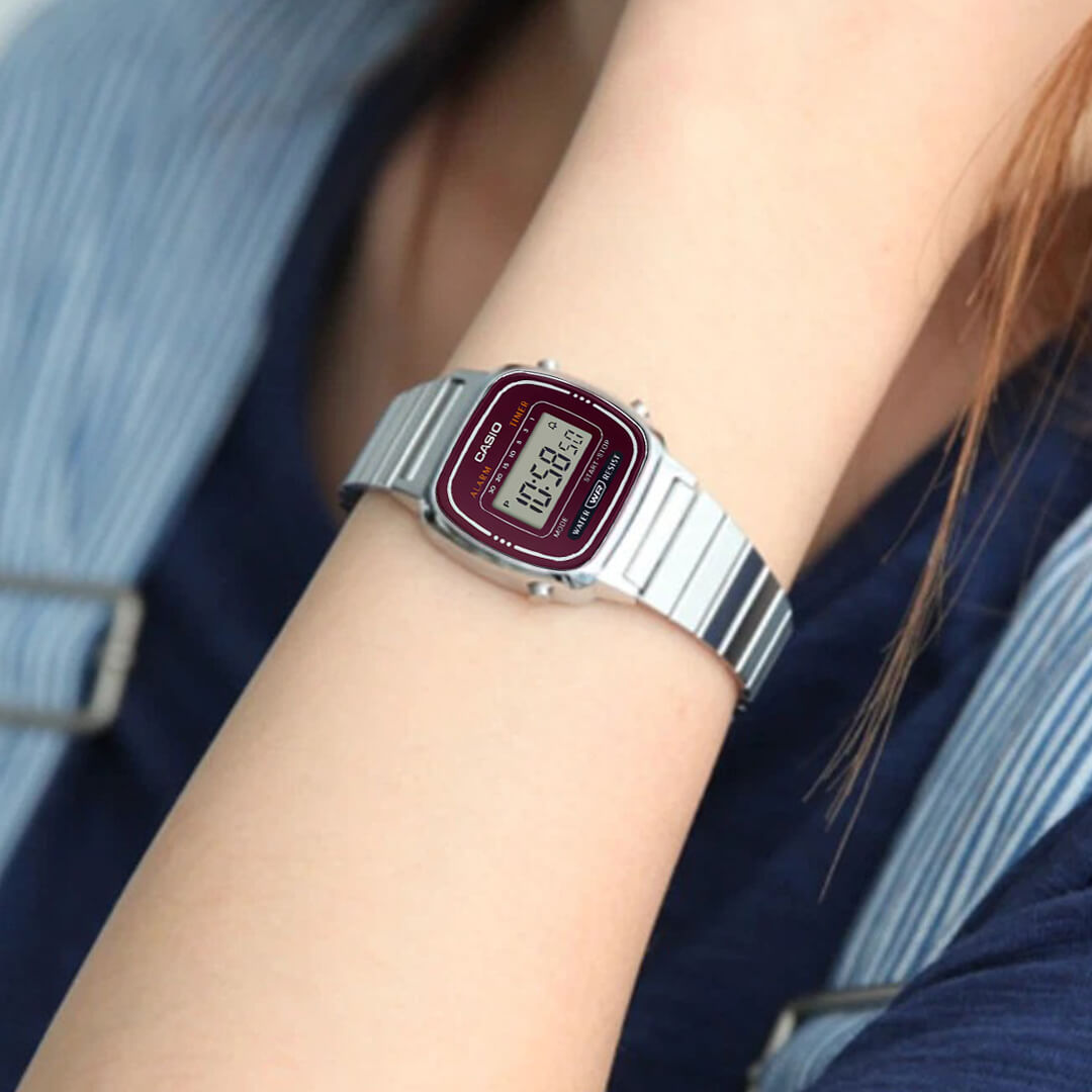 Reloj Casio LA670WA-4D Mujer Digital Acero Plateado | CAS-M-153