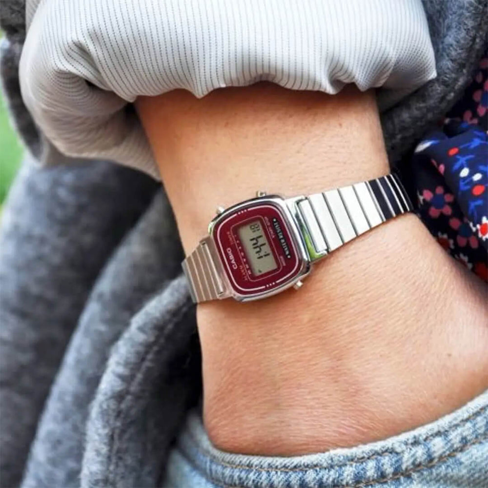 Reloj Casio LA670WA-4D Mujer Digital Acero Plateado | CAS-M-153