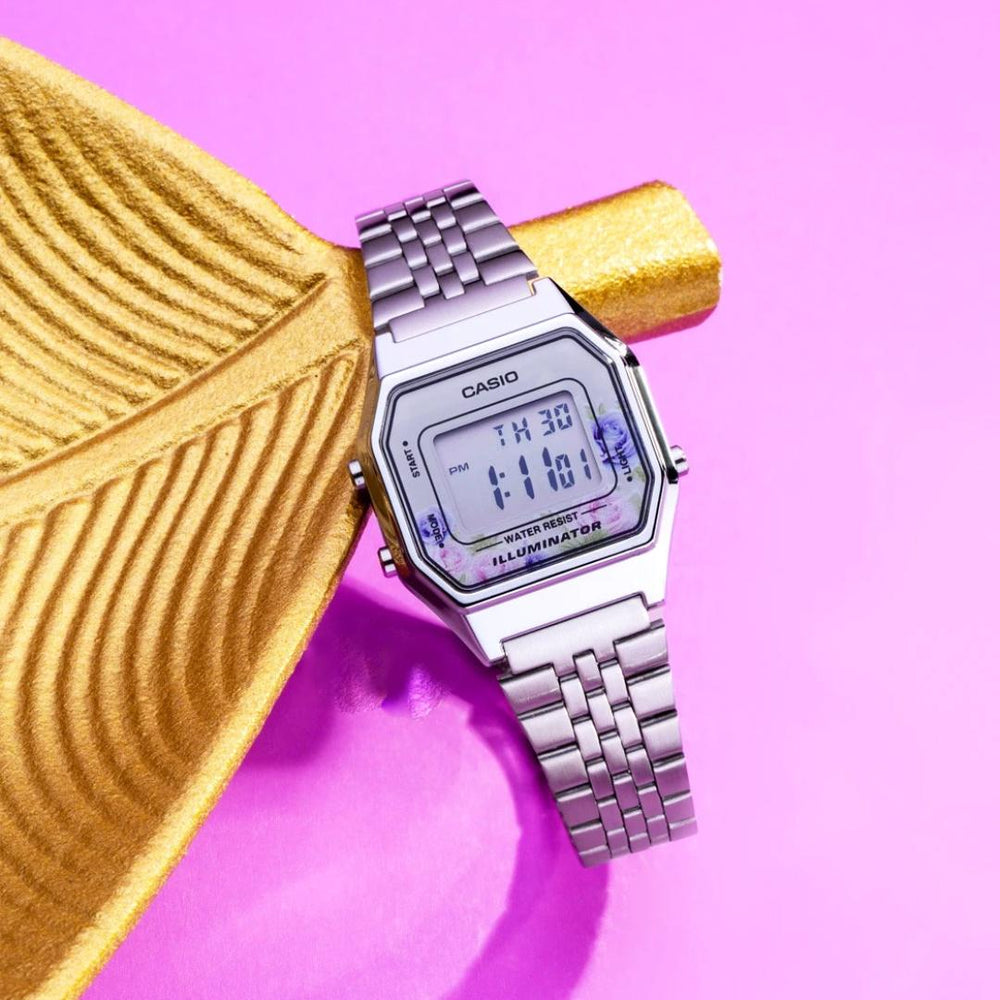 Reloj Casio LA680WA-4C plateado digital vintage para mujer