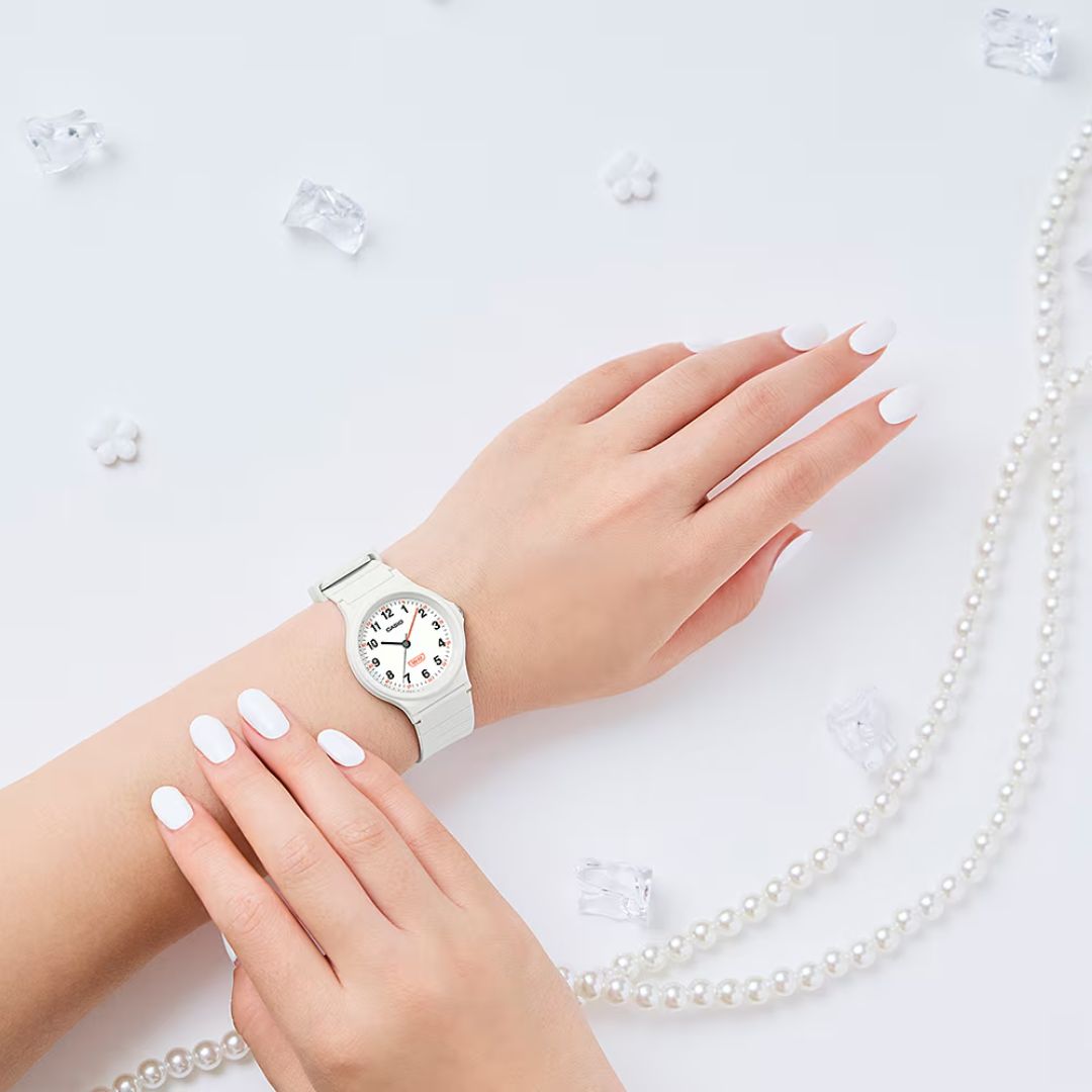 Reloj Casio LQ-24B-7B Mujer Resina Blanco | CAS-M-210