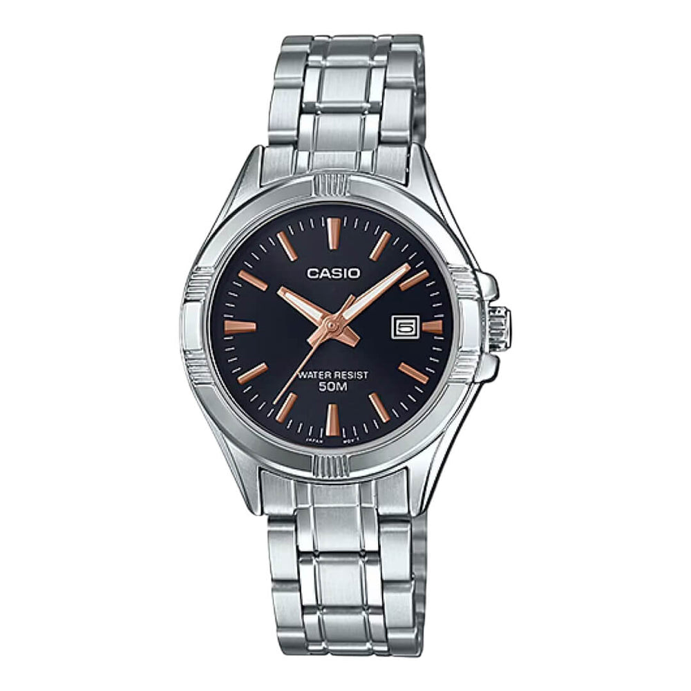 Reloj Casio LTP-1308D-1A2 mujer con brazalete de acero plateado y esfera negra.