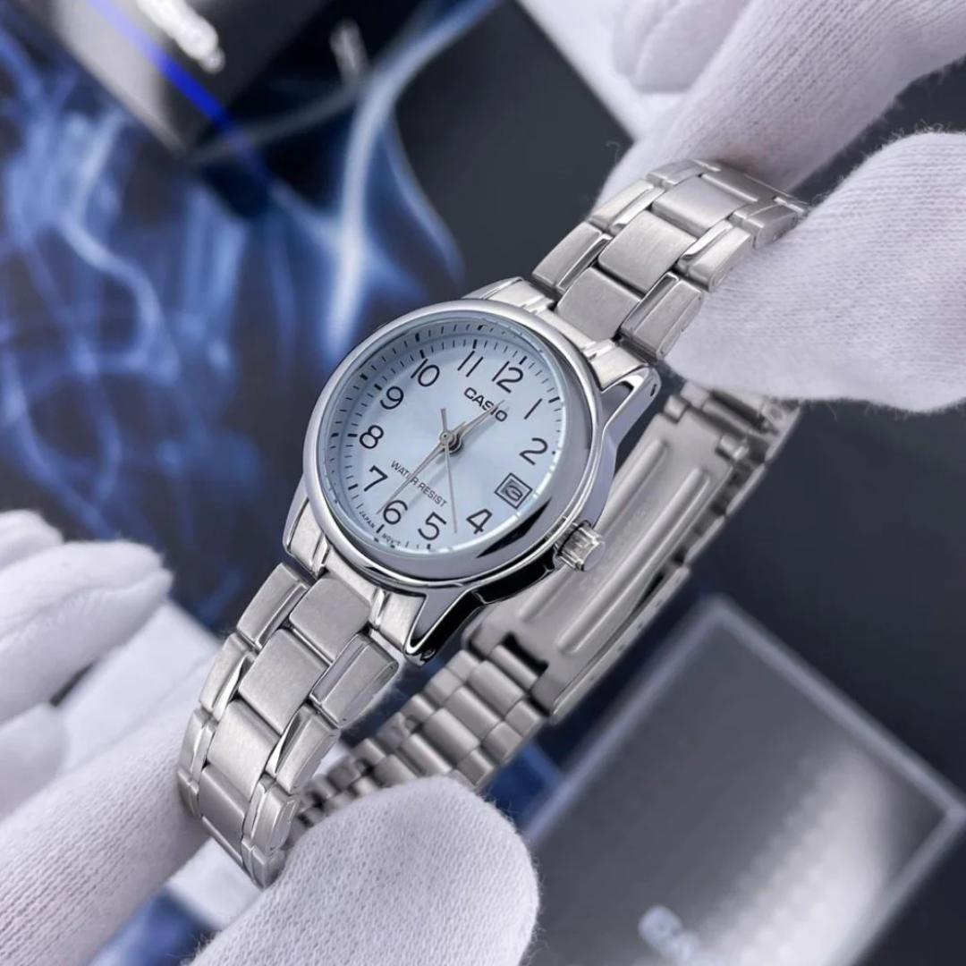 Detalle de la esfera celeste sunray del Reloj Casio LTP-V002D-2B