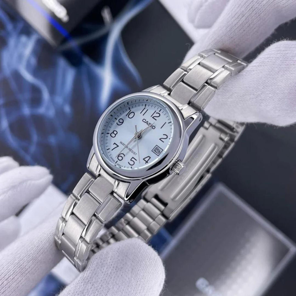 Detalle de la esfera celeste sunray del Reloj Casio LTP-V002D-2B