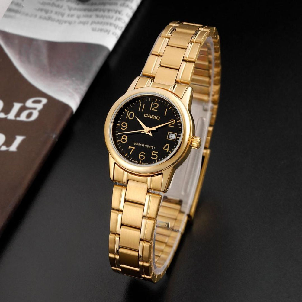 Detalle de la esfera negra sunray del Reloj Casio LTP-V002G-1BUDF
