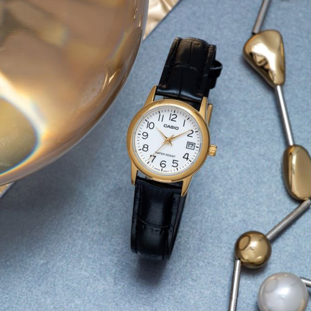 Reloj Casio LTP-V002GL-7B2 dorado con esfera blanca para mujer