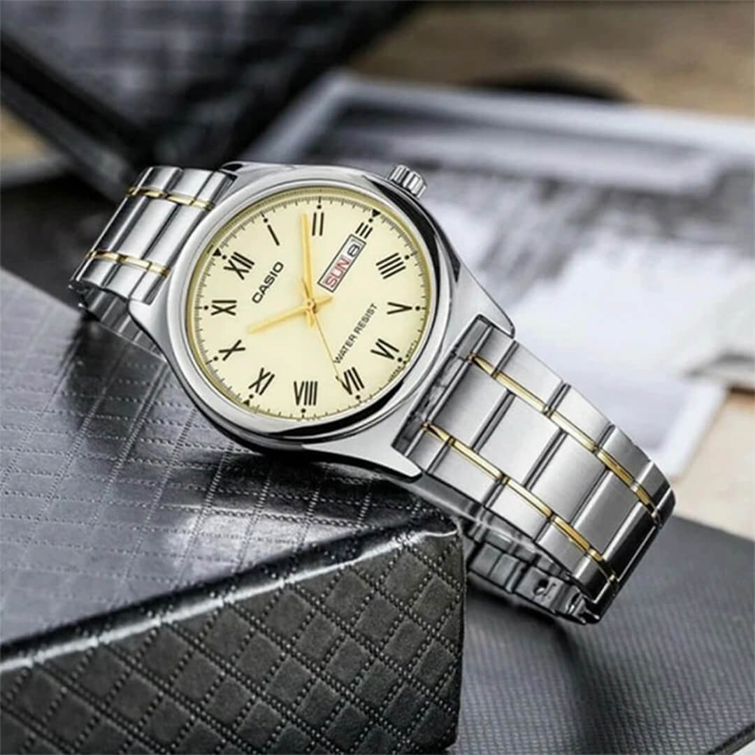 Detalle de la esfera dorada y función día-fecha del Reloj Casio LTP-V006SG-9B
