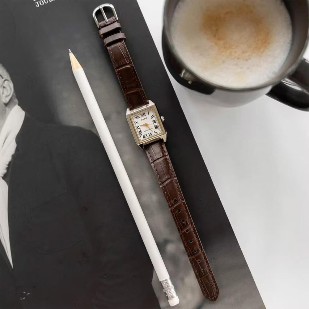 Casio LTP-V007L-7B2 mujer reloj elegante de cuero marrón para uso diario y ocasiones especiales.