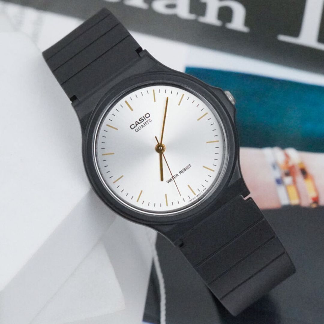Reloj Casio MQ-24-7E2 Mujer Resina Negro | CAS-M-209
