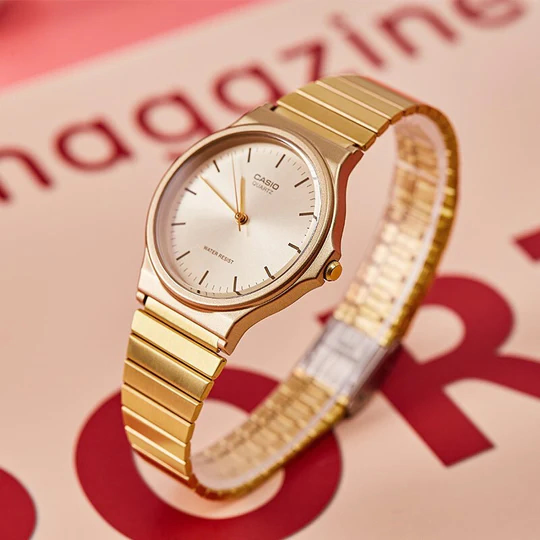 Reloj analógico Casio MQ-24G-9E dorado para mujer