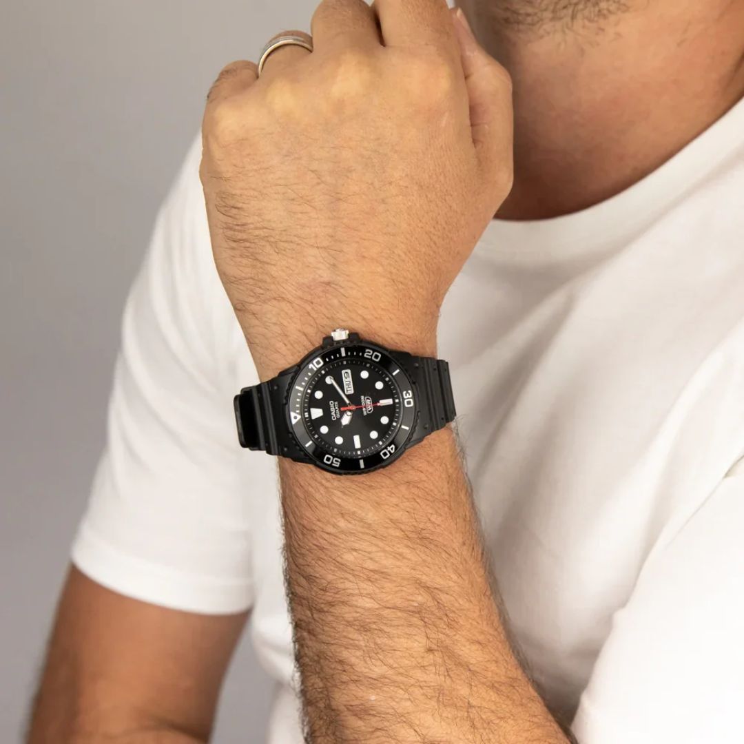 Reloj Casio MRW-230H-1E1 Hombre Resina Negro | CAS-296