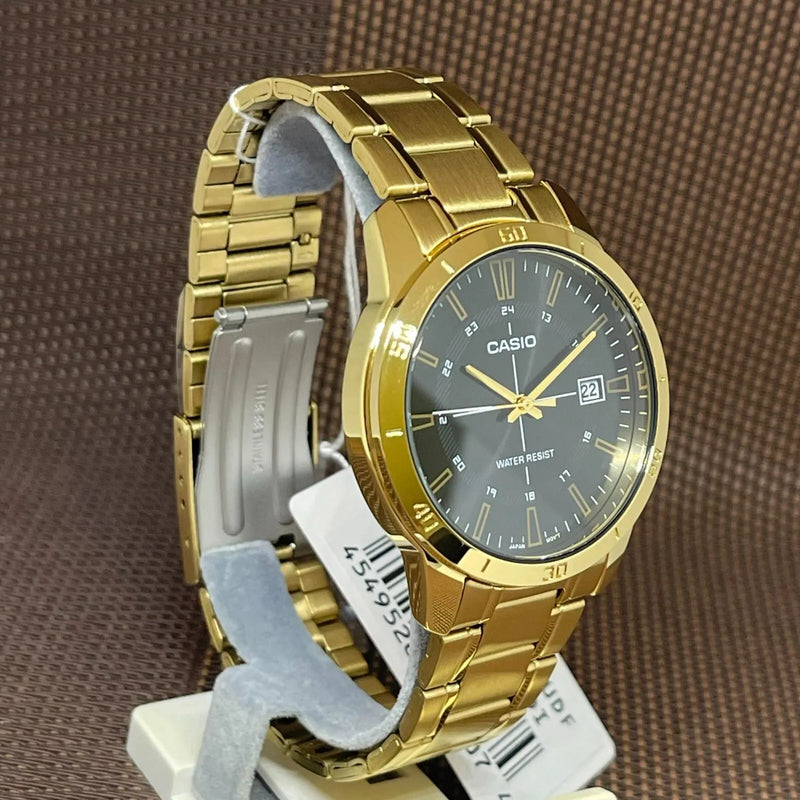 Vista lateral del Reloj Casio MTP-V004G-1C con brazalete de acero dorado