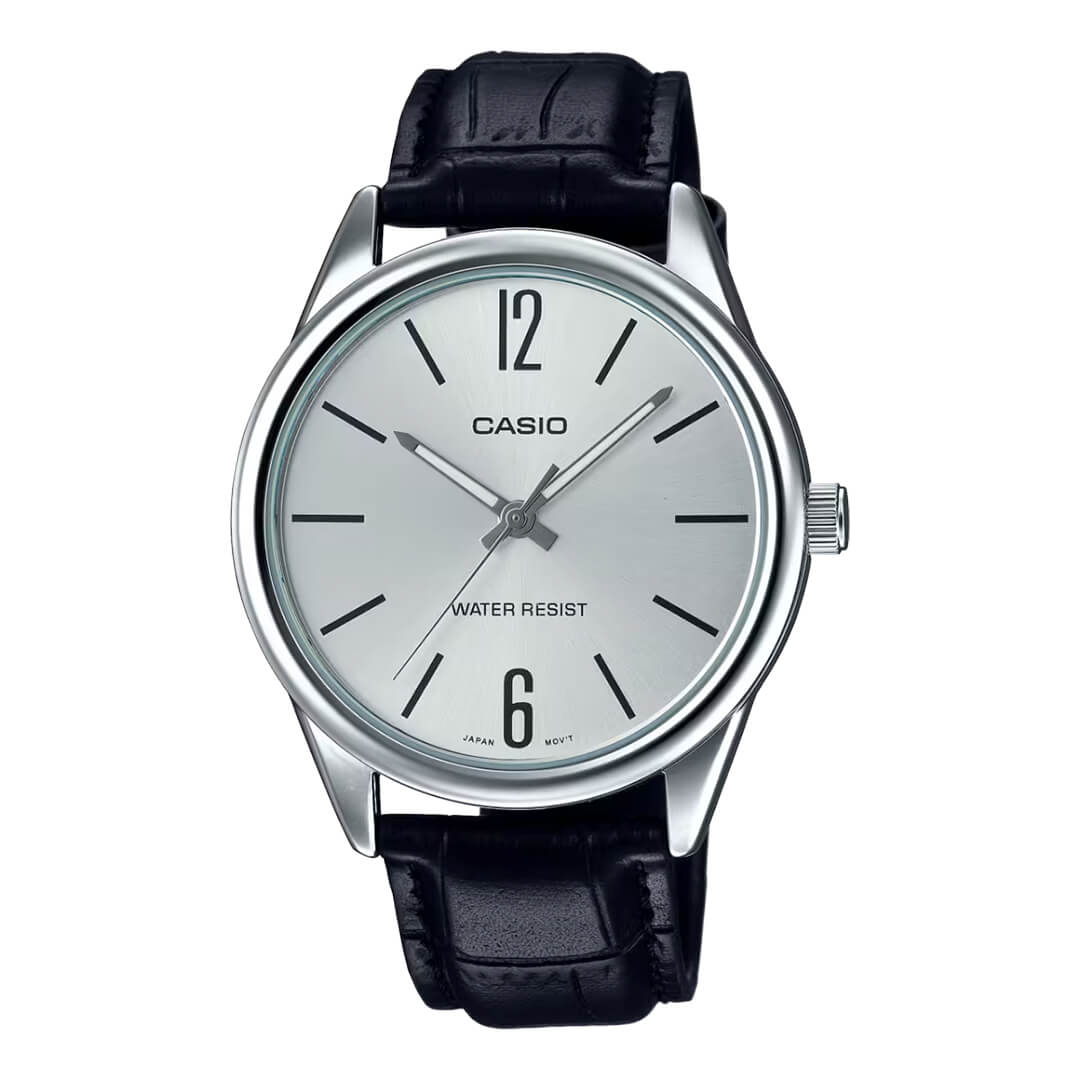 Reloj Casio MTP-V005L-7BU para hombre con correa de cuero negro y esfera clara.
