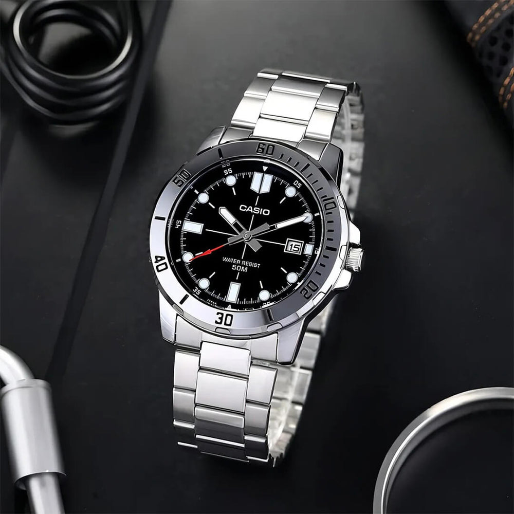 Reloj Casio MTP-VD01D-1E esfera negra vista frontal