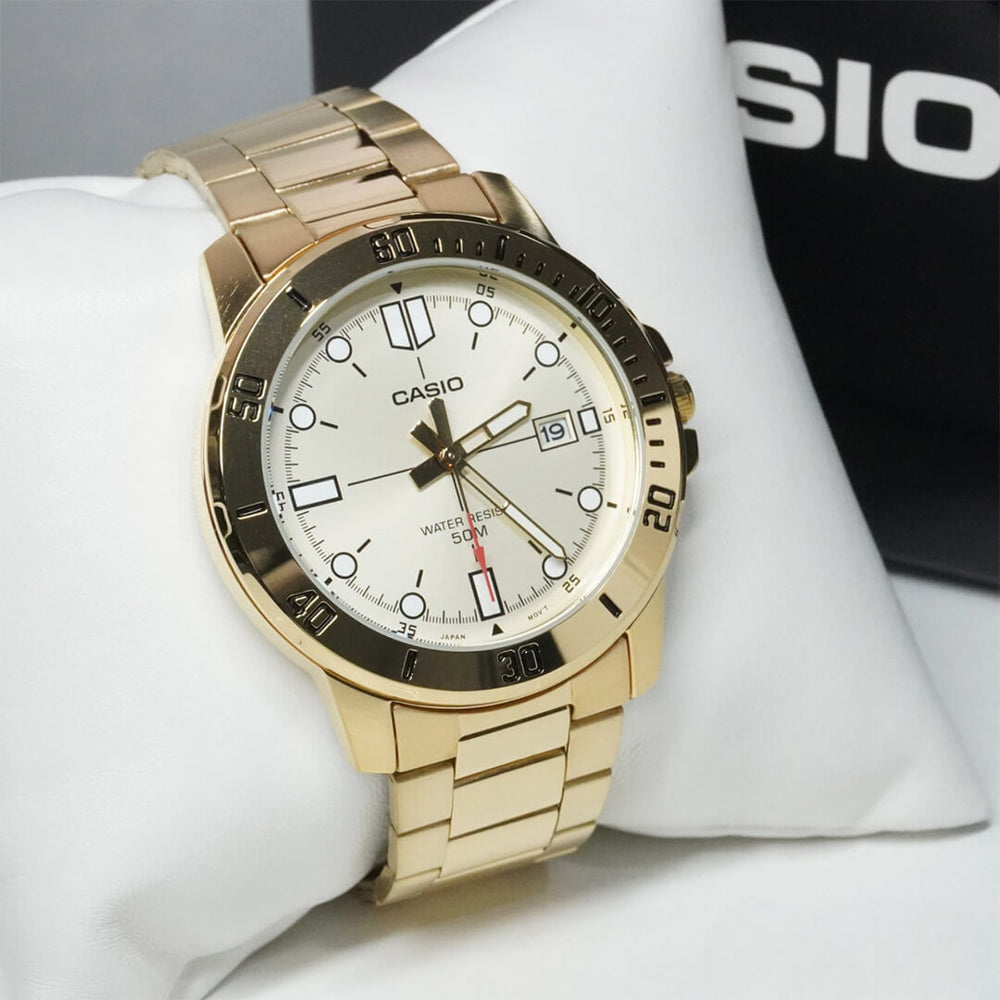 Casio MTP-VD01G-9E para hombre con acero inoxidable, cristal mineral y resistencia al agua.