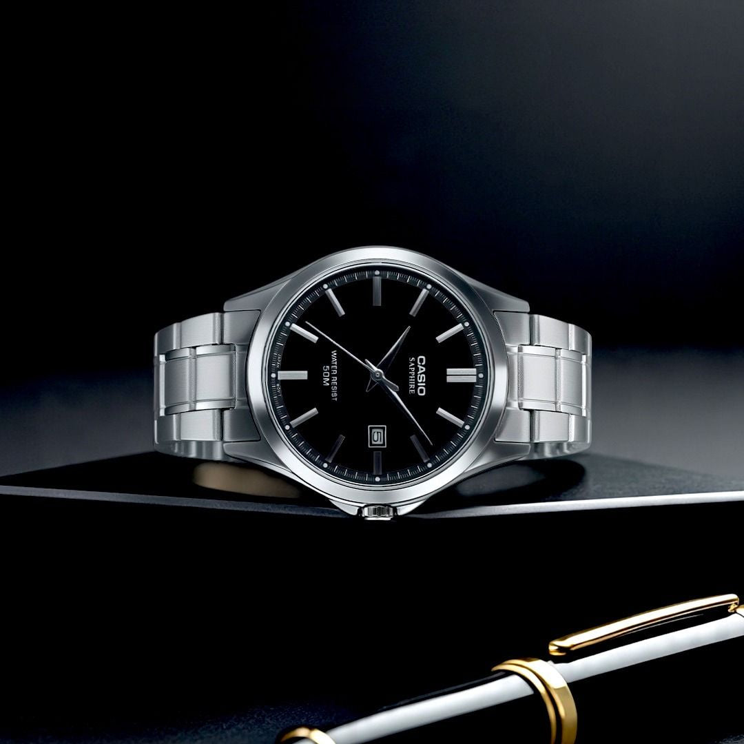 Detalle de la esfera negra minimalista del Reloj Casio MTS-115D-1A