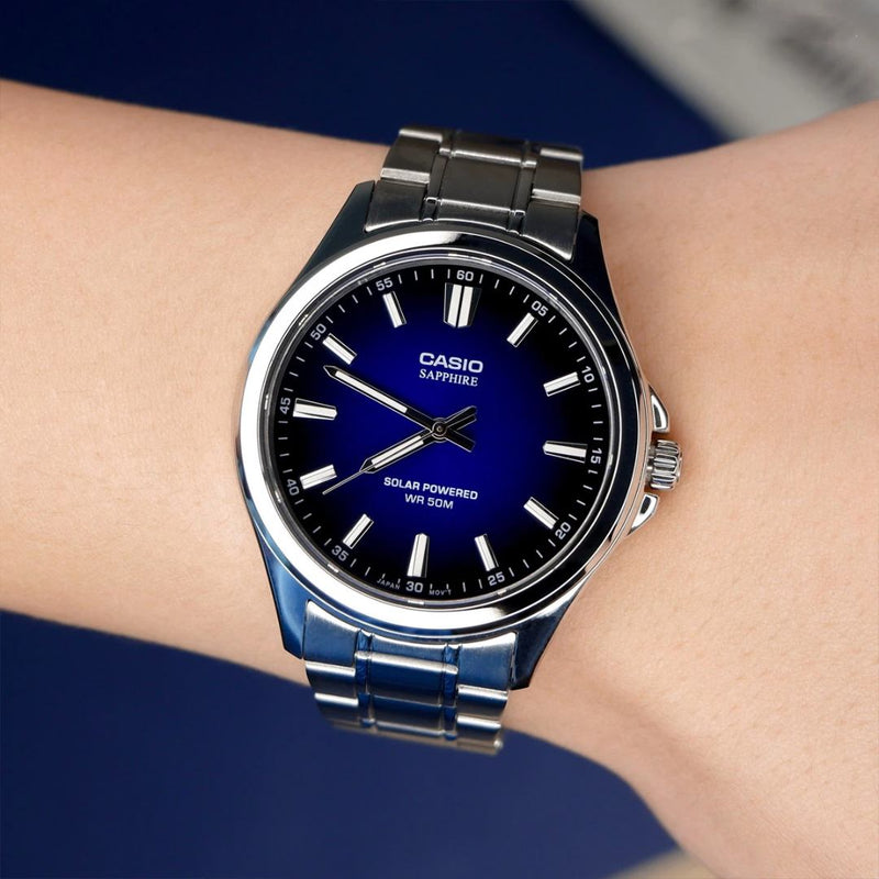 Vista lateral del Reloj Casio MTS-RS100D-2A con cristal de zafiro