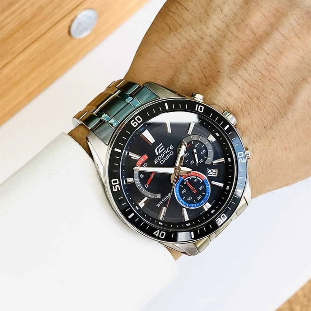 Reloj Edifice EFR-552D-1A3V puesto en la muñeca