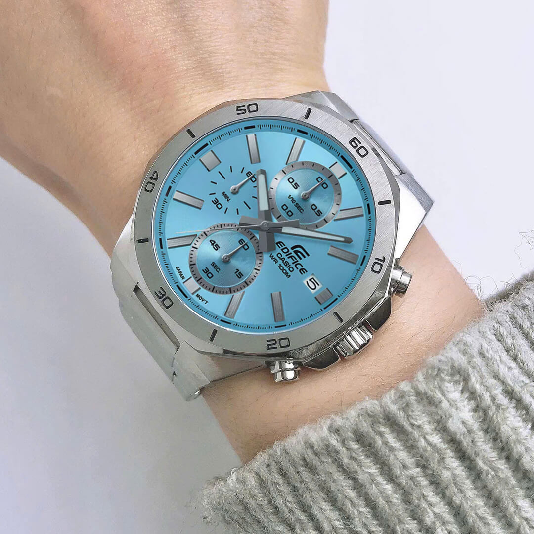 Casio Edifice EFV-640D-2B con caja de acero inoxidable y cristal mineral.