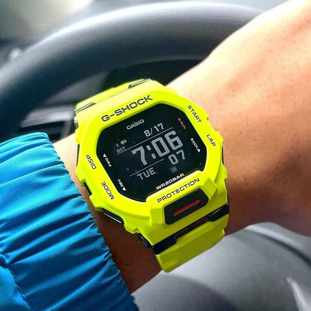 Casio G-Shock GBD-200-9DR Bluetooth con pantalla MIP digital.