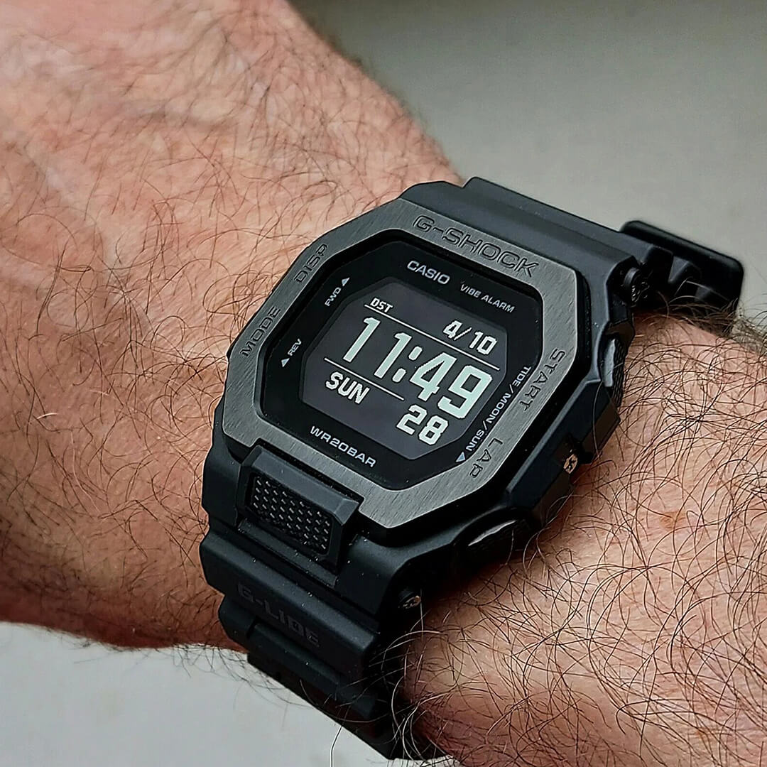 Reloj Casio G-Shock GBX-100NS-1 negro con conexión Bluetooth.