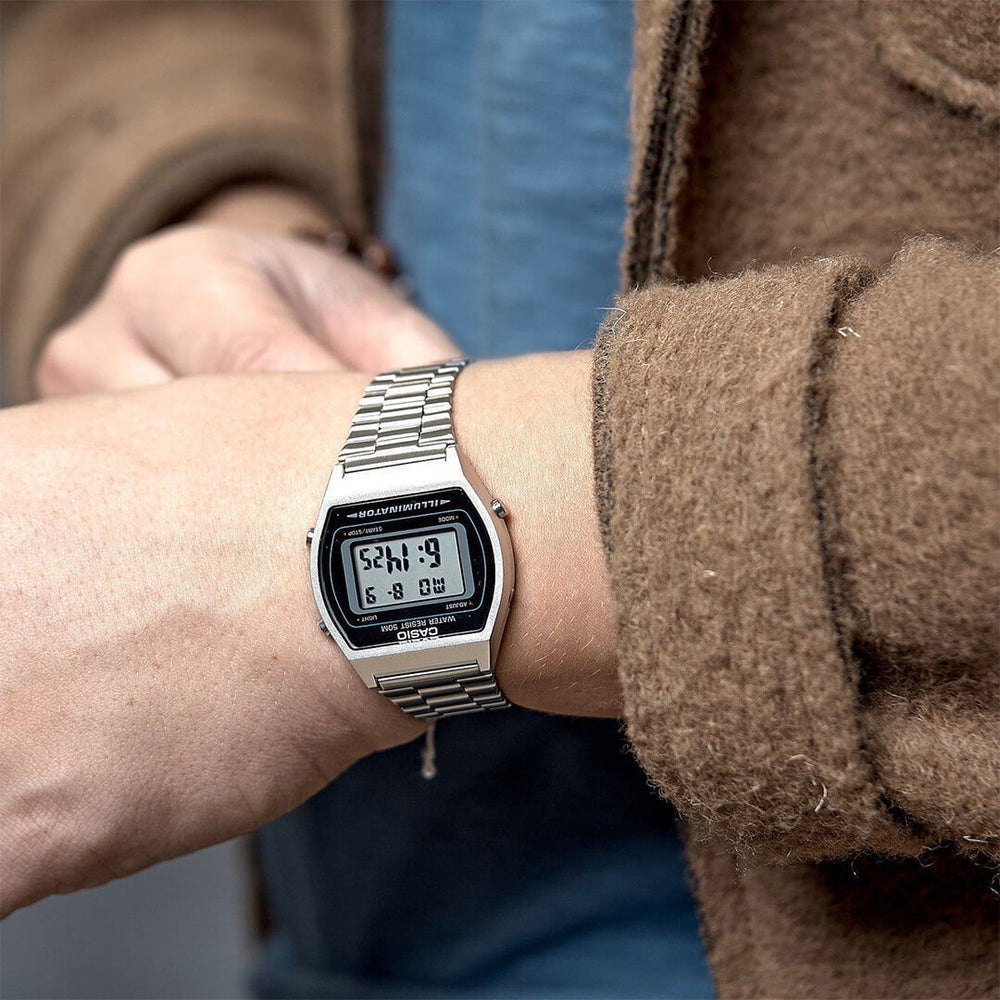 Reloj Casio B-640WD-1AV Hombre Acero Plateado