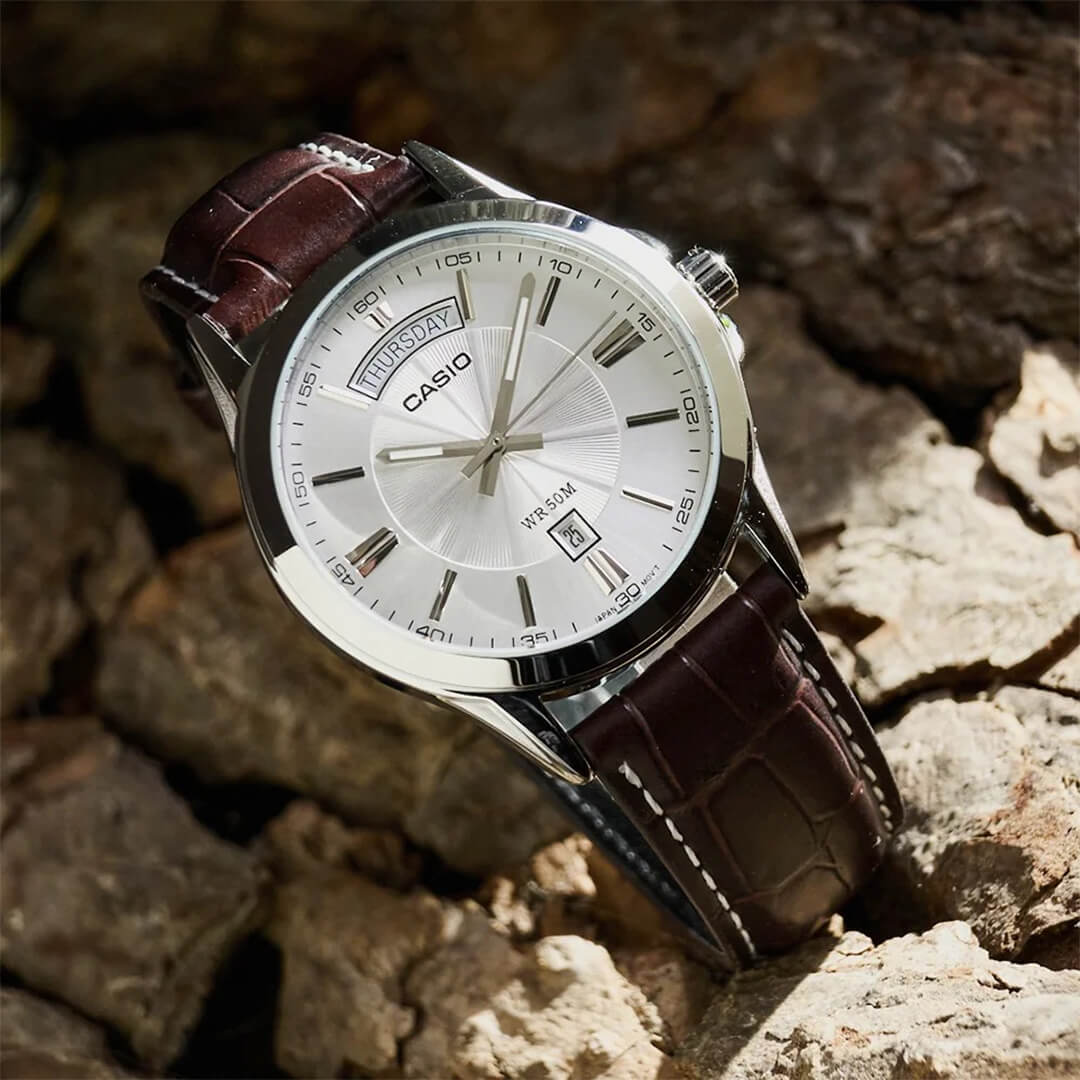 Reloj Casio MTP-1381L-7A Hombre Cuero Marrón