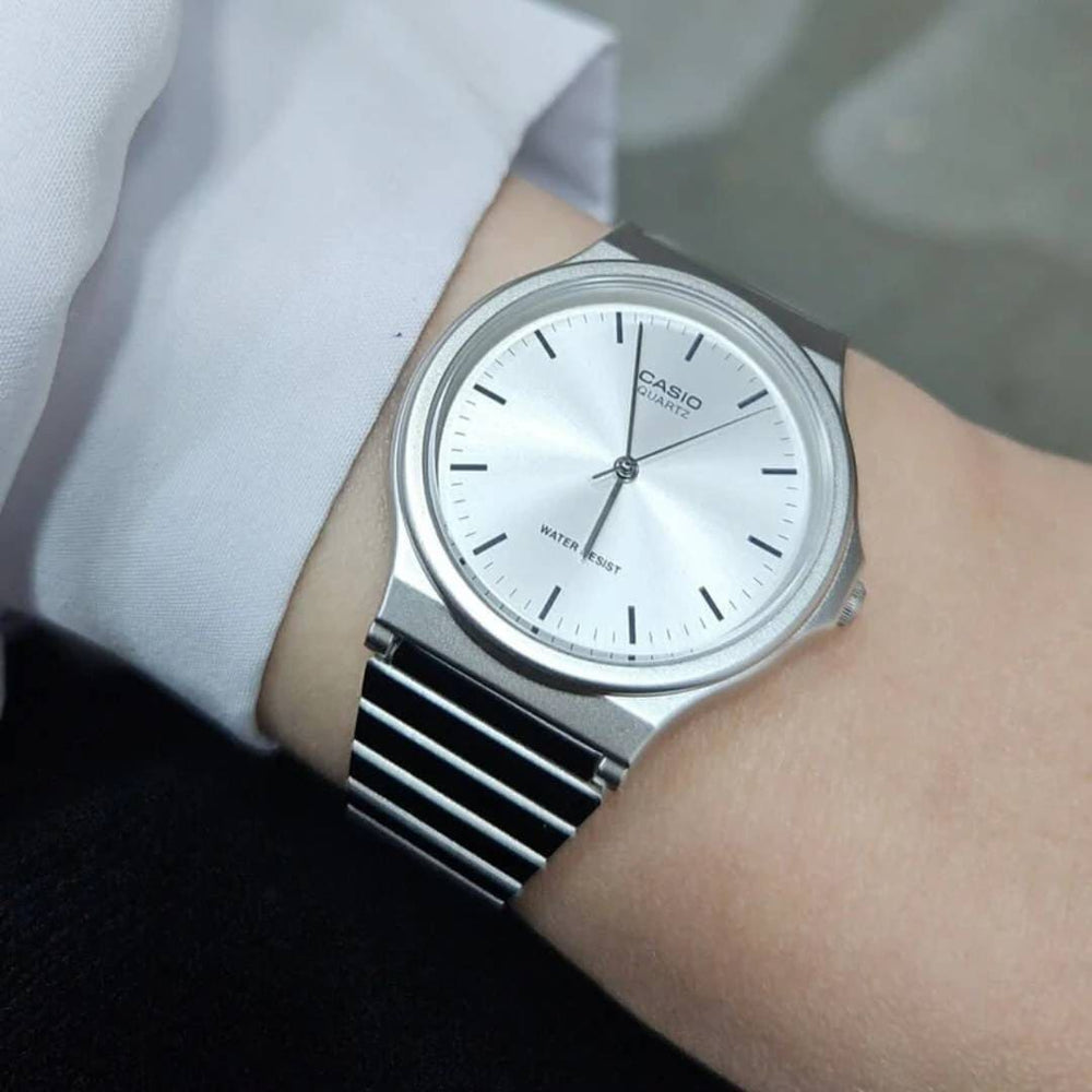 Reloj Casio MQ-24D-7E Hombre Acero Plateado