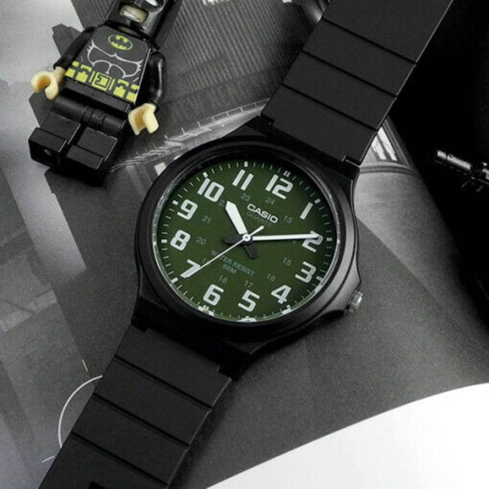 Reloj Casio MW-240-3BV Hombre Resina Verde