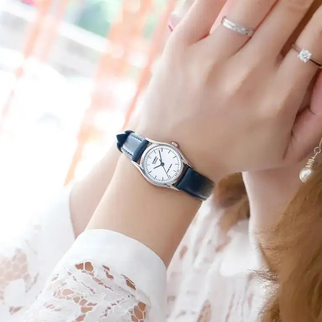 Reloj Casio LTP-1094E-7A Mujer Cuero Negro | CAS-M-111