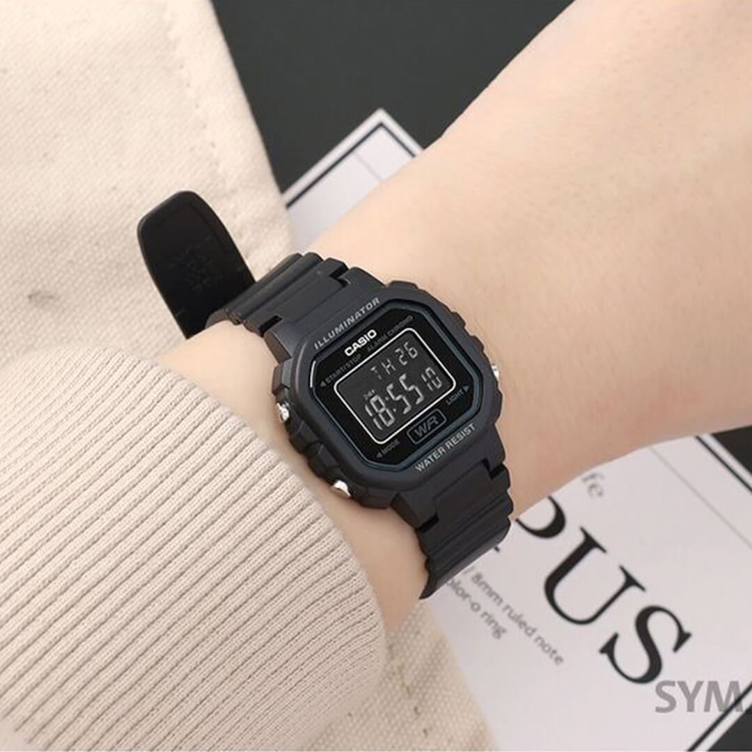Reloj Casio LA-20WH-1B Mujer Resina Negro