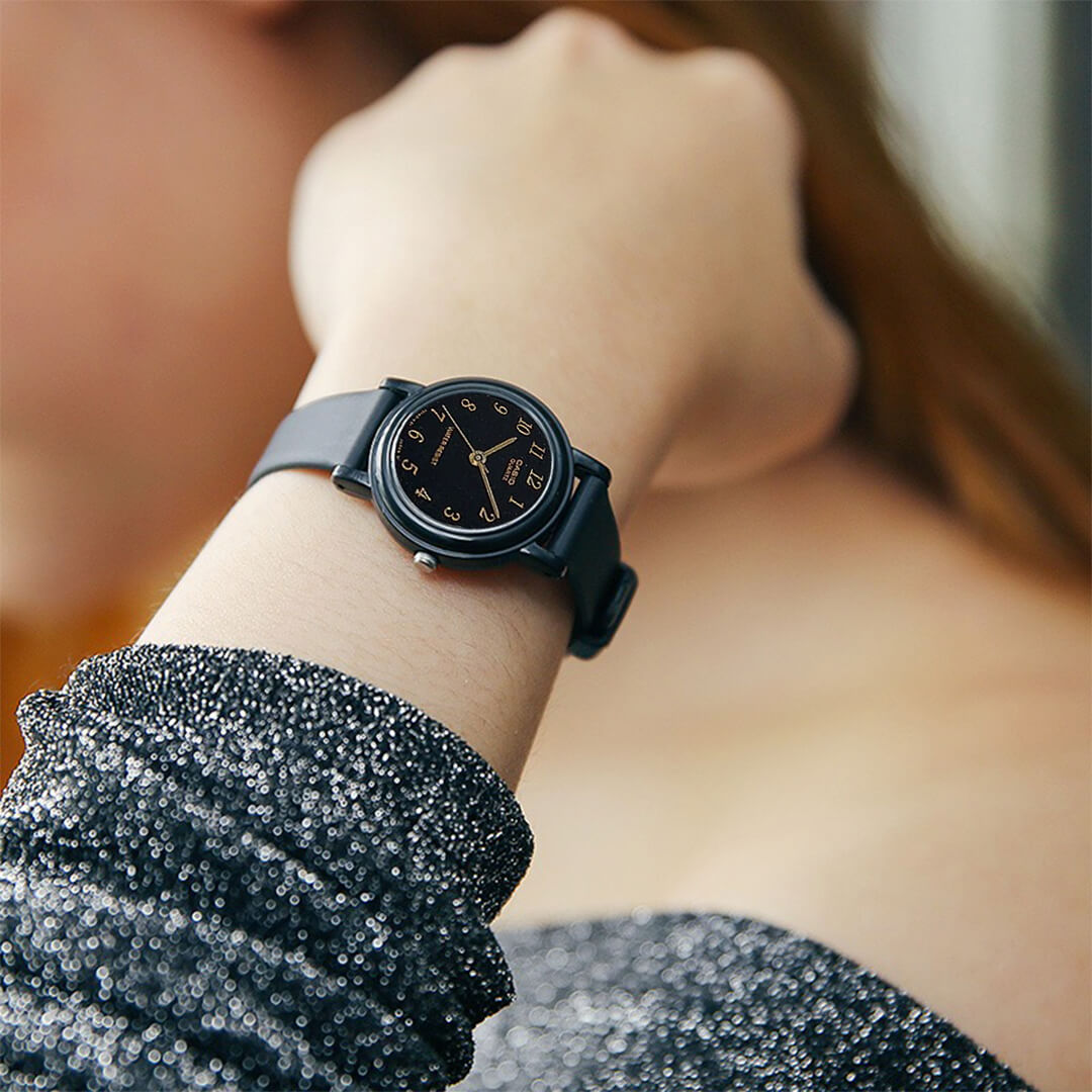 Reloj Casio LQ-139AMV-1L Mujer Resina Negro