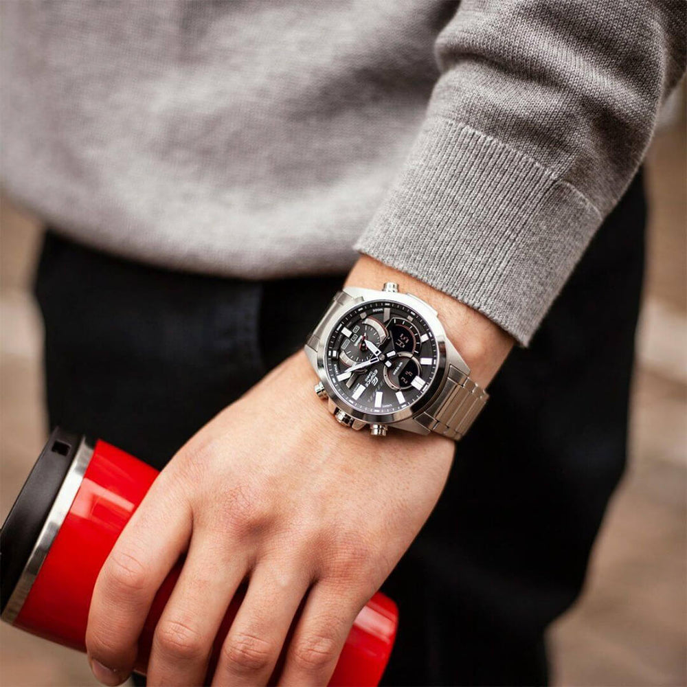 Reloj Casio Plateado-Azul ECB-30D-1A con correa de acero inoxidable, elegante y original, ideal para hombres.