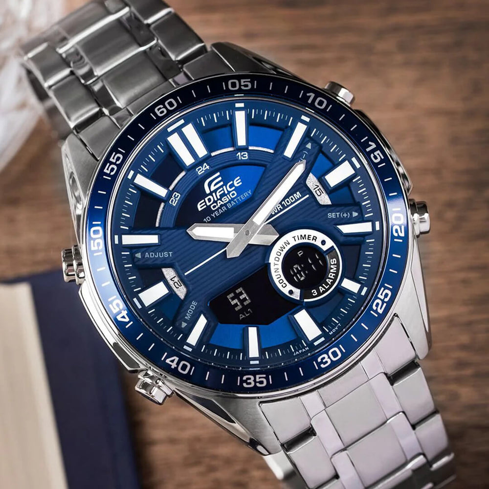 Reloj Casio Plateado-Azul EFV-C100D-2AVDF con correa de acero inoxidable, estilo moderno y elegante.