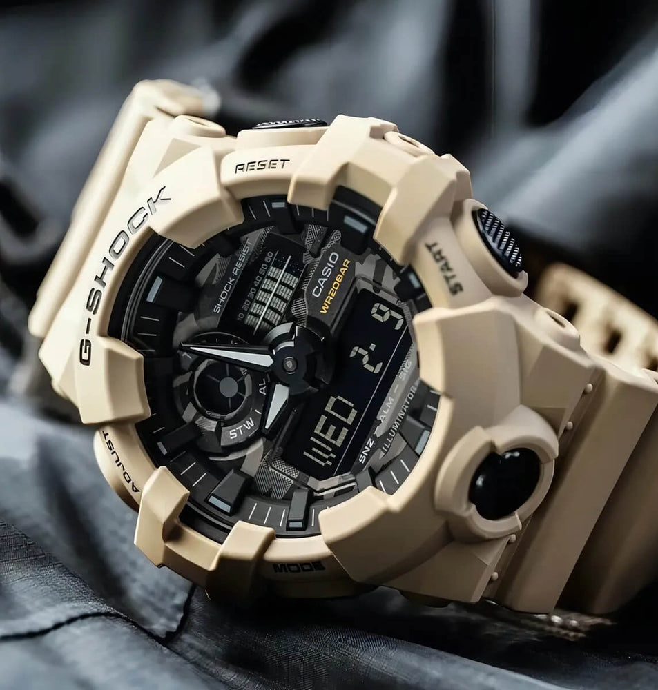 Reloj G-Shock GA-700UC-5A Hombre Resina Beige