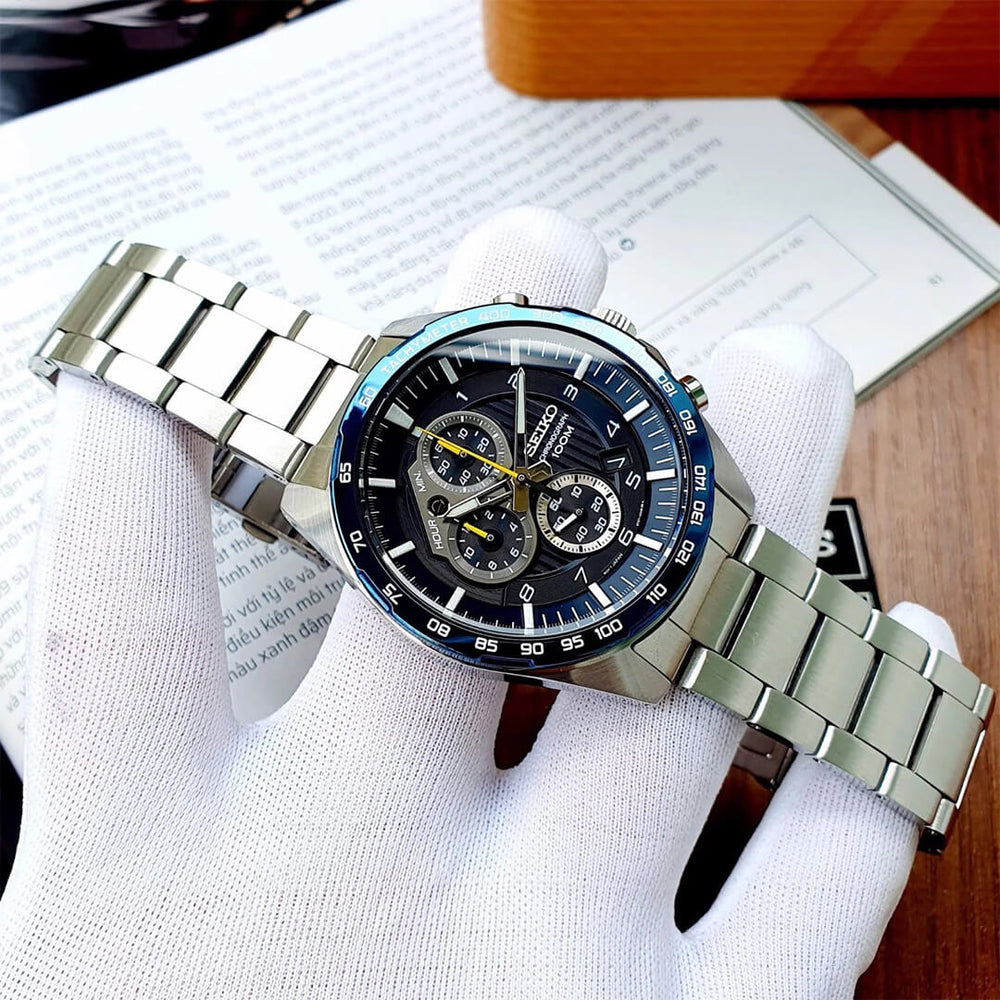 Reloj Seiko Essentials SSB321 Hombre Acero Plateado