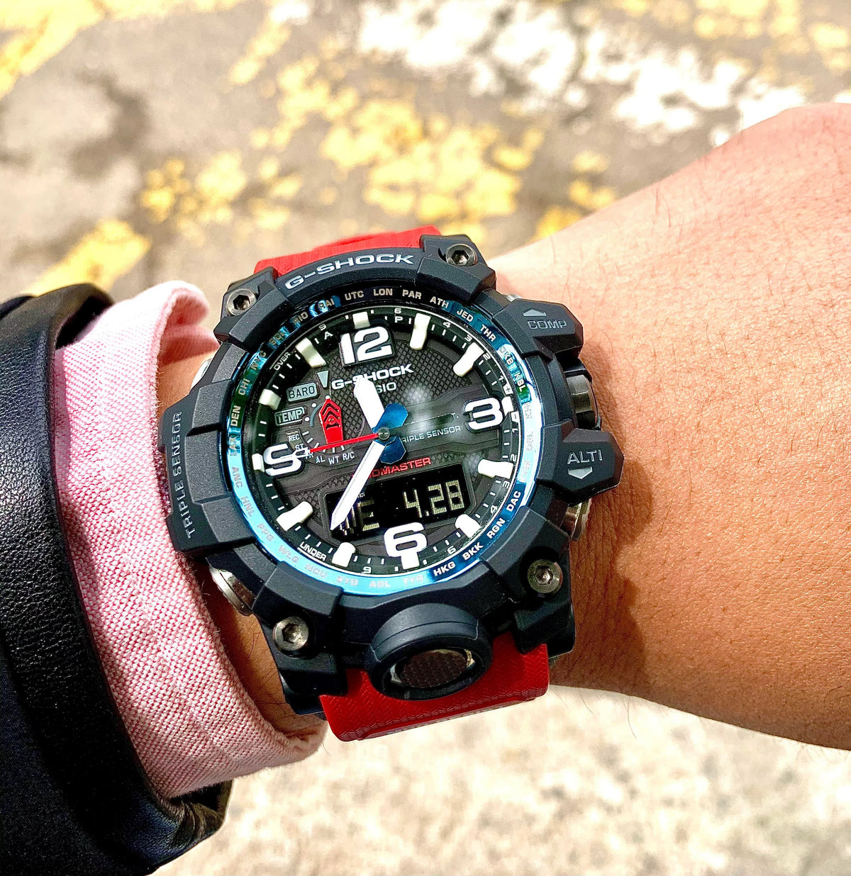 RELOJ G-SHOCK MUDMASTER NEGRO CON ROJO G-S-172